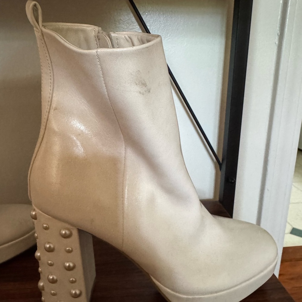 Report Cream/white Heeled Ankle Boots with Pearl studded Heel